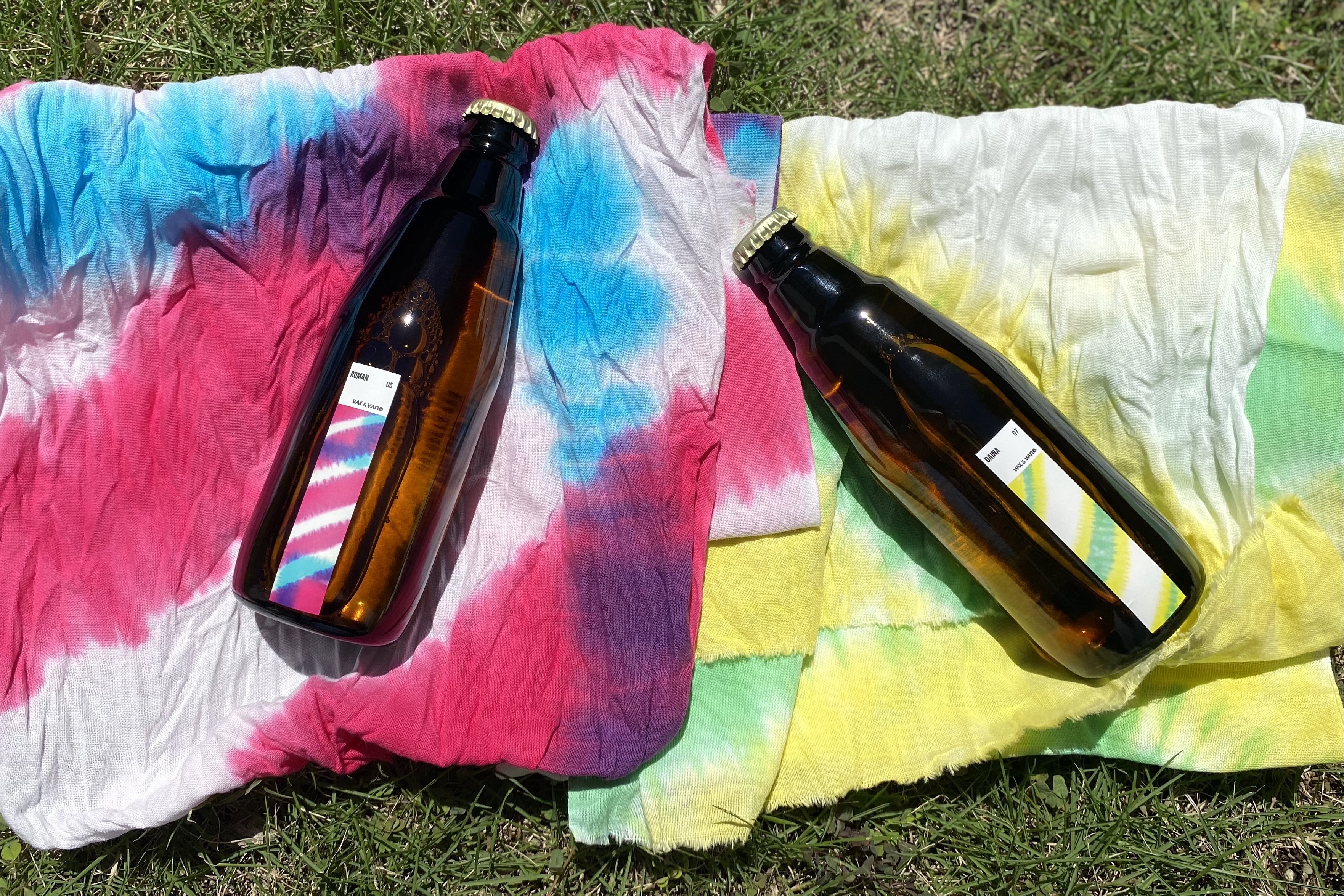 日本酒応援プロジェクト『ワックスアンドウェイン』の「手ぬぐい日本酒