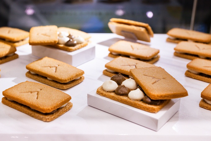 Retina %e7%8f%80%e5%b1%b1 %e6%9d%b1%e4%ba%ac%e5%a4%a7%e4%b8%b8%e5%ba%97%e8%88%97dp020