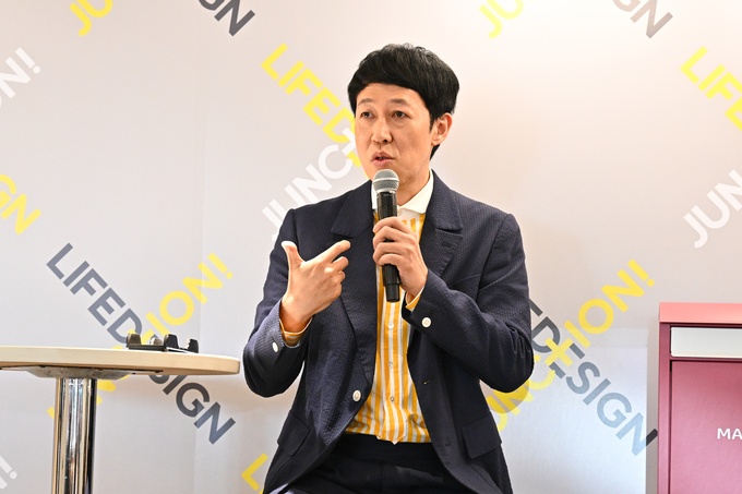 Retina pnw260305 0941